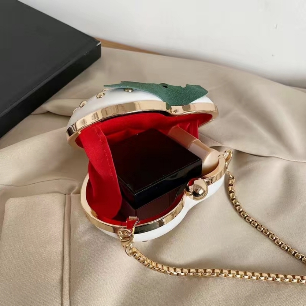 ✨️🤍 Mini WHITE Heart Shaped novelty Bag, Strawberry Design Rivets  Crossbody 🤍 - Picture 5 of 8
